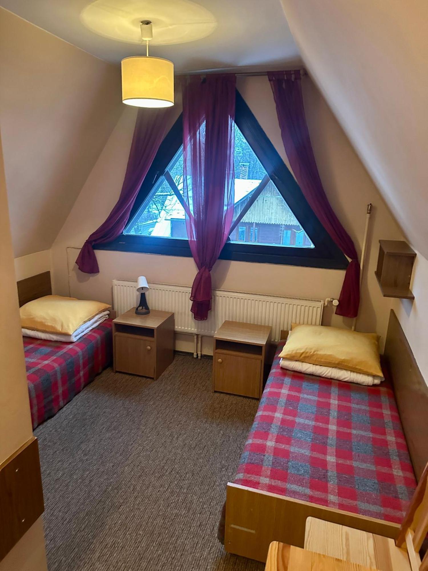 Miedzynarodowe Schronisko Mlodziezowe Ptsm Szarotka Hostel - Zakopane — Photos 3